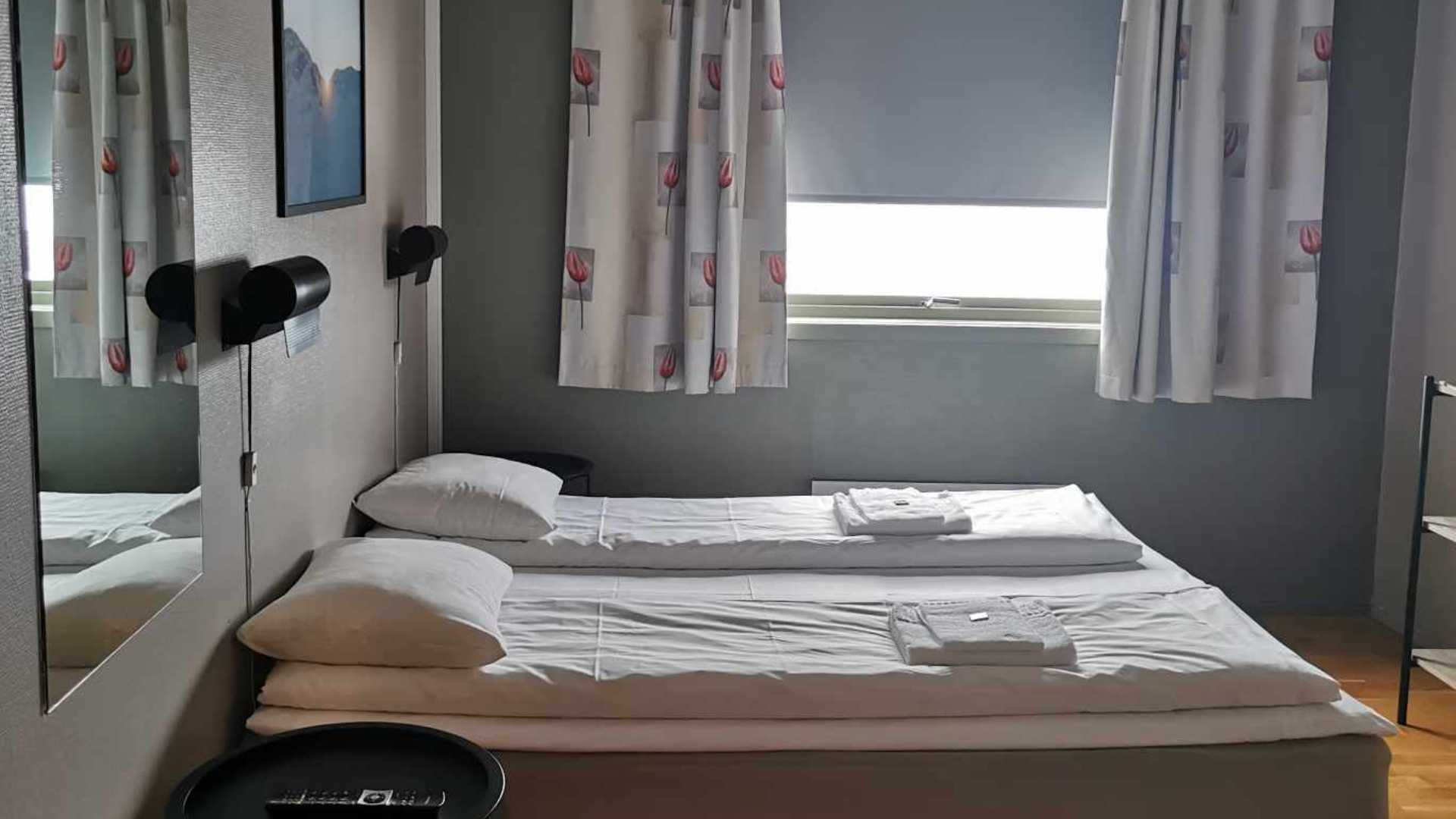 Featured image for “Dobbeltrom med eget bad”