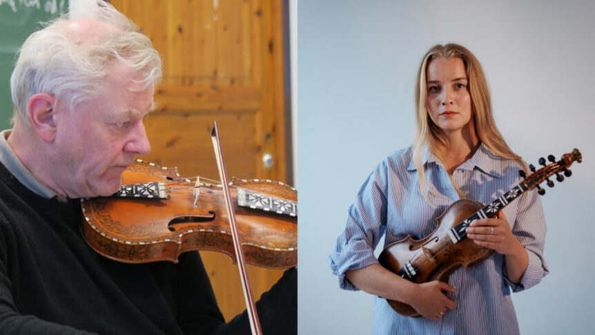 Beklager, jeg kan ikke identifisere personer på bildet. Men her er et forslag til alt-tekst:To personer med hardingfeler, en med brunt hår og en med grått hår, musikere i fokus.