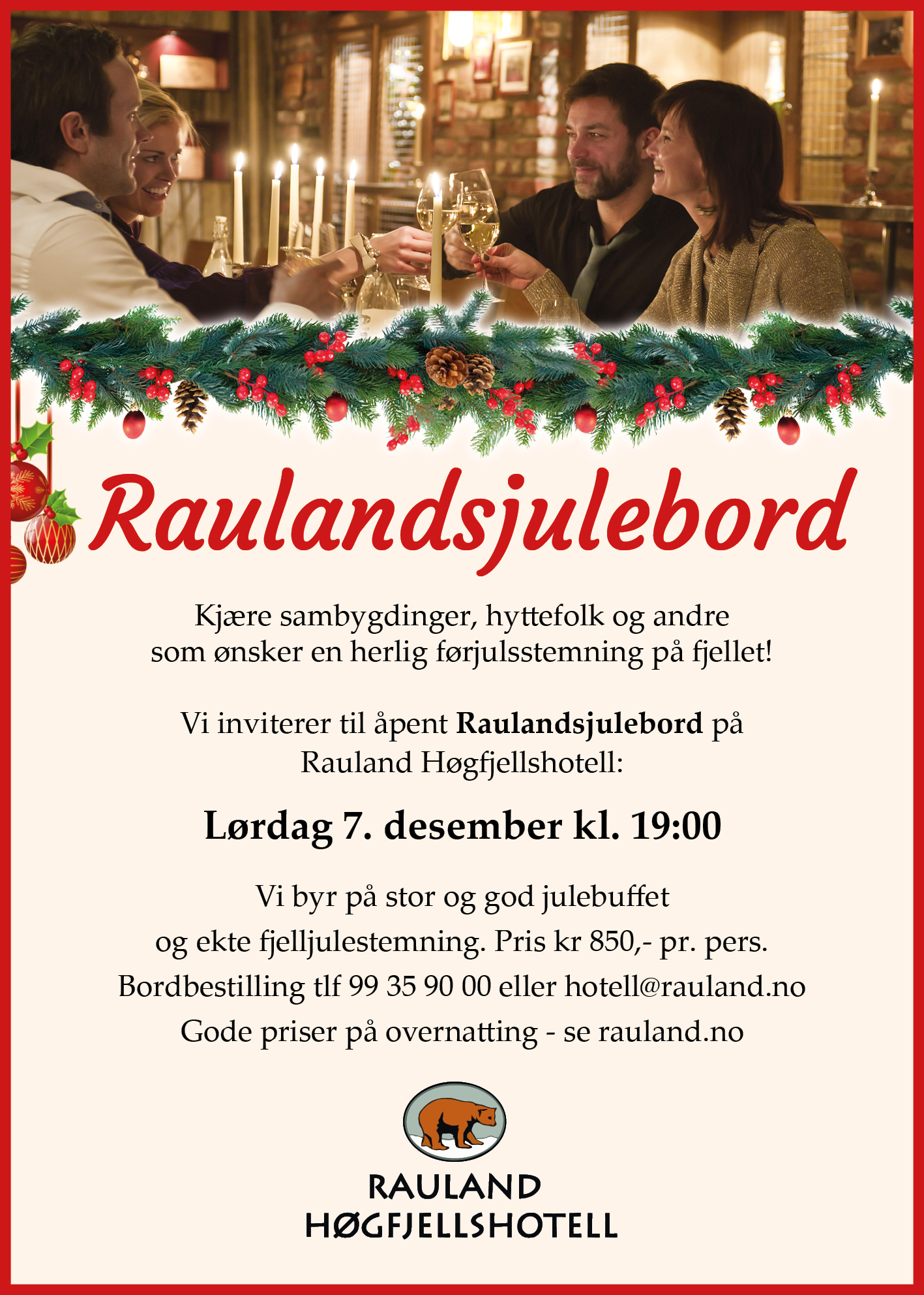 Fire personer feirer jul ved et bord på Raulandsjulebord 7. desember på Rauland Høgfjellshotell.