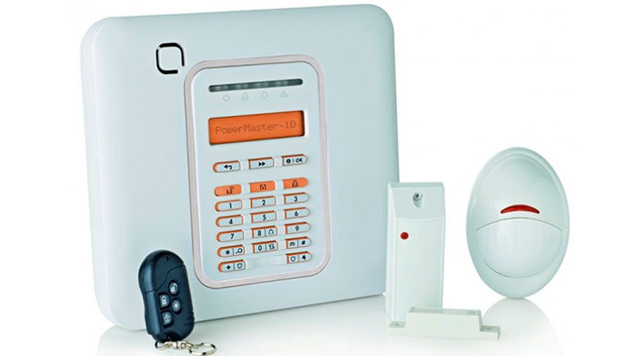 Pytonprogrammer for hjemmealarm: panelet, fjernkontroll, bevegelsessensor og magnetkontakt for økt sikkerhet.