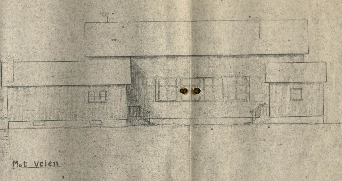 Arkitekttegning av et hus med veranda, trapper og vinduer, sett fra veien.