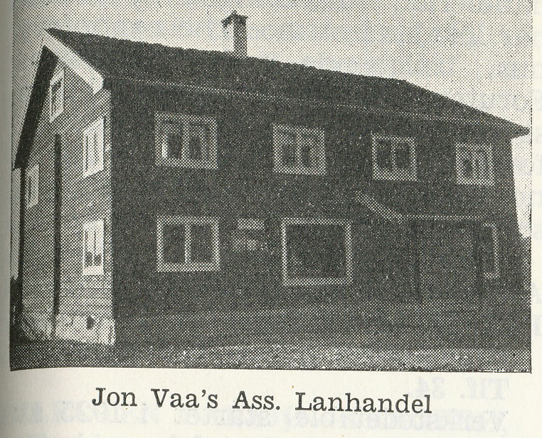 Gammelt bilde av Jon Vaa's landhandel, tradisjonell norsk landhandel i en historisk bygning.