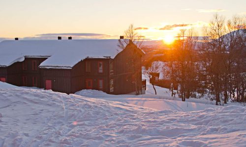 Rauland Høgfjellshotell i solnedgang (Foto: Danny Seterdal)