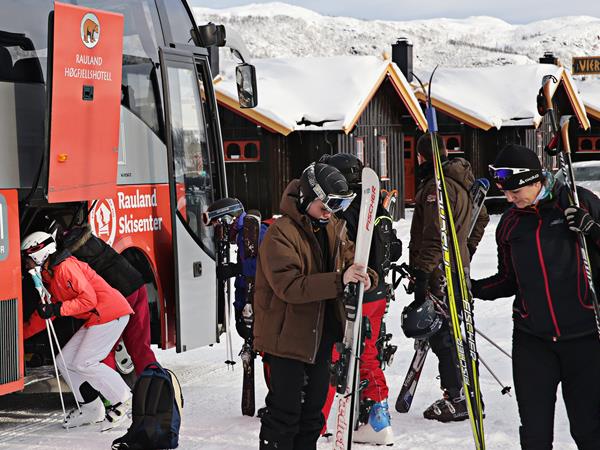 Skibussen i Rauland (Foto: Danny Seterdal)