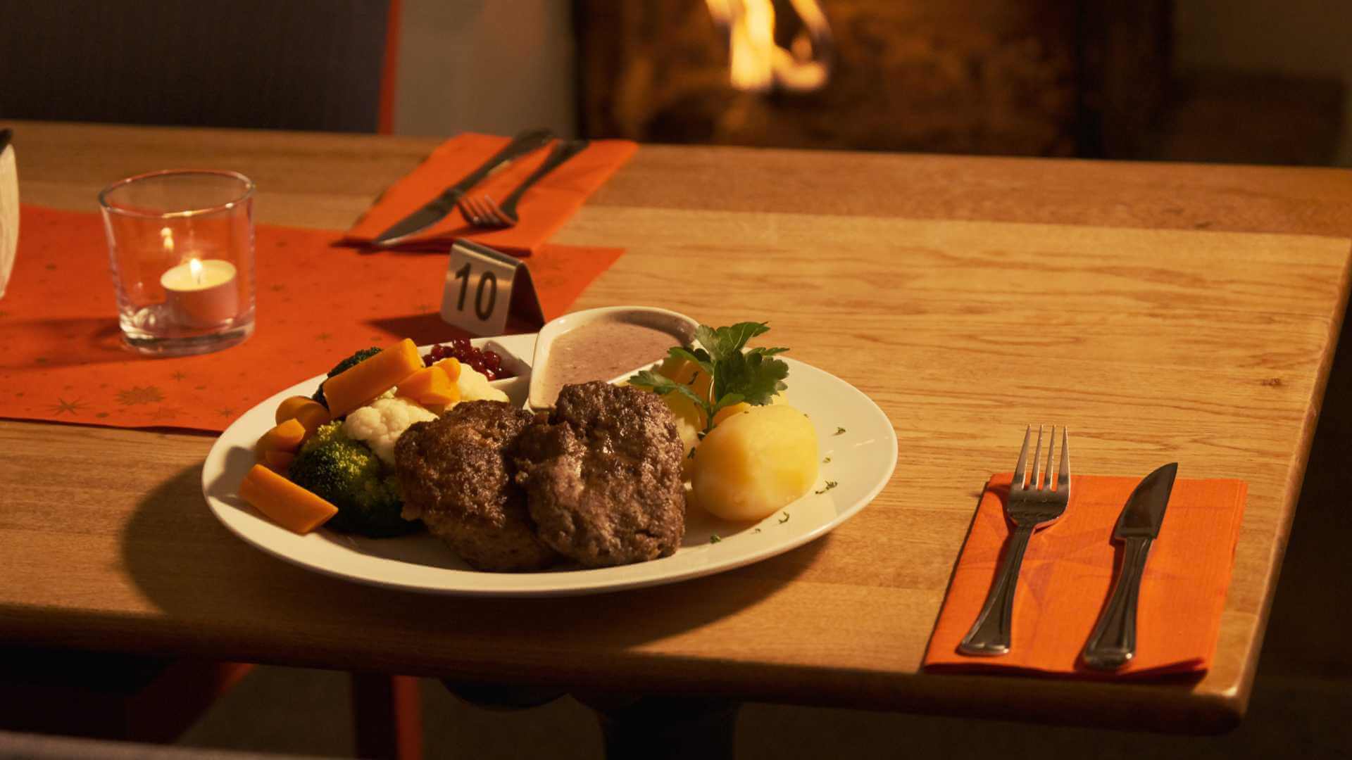 Featured image for “Tirsdager i mai – middagstilbud på Austbø Hotell”